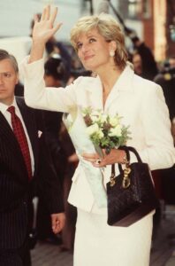 cuci tas bogor - Sejarah Tas "Lady Dior", Tas Populer Favorit Lady Diana