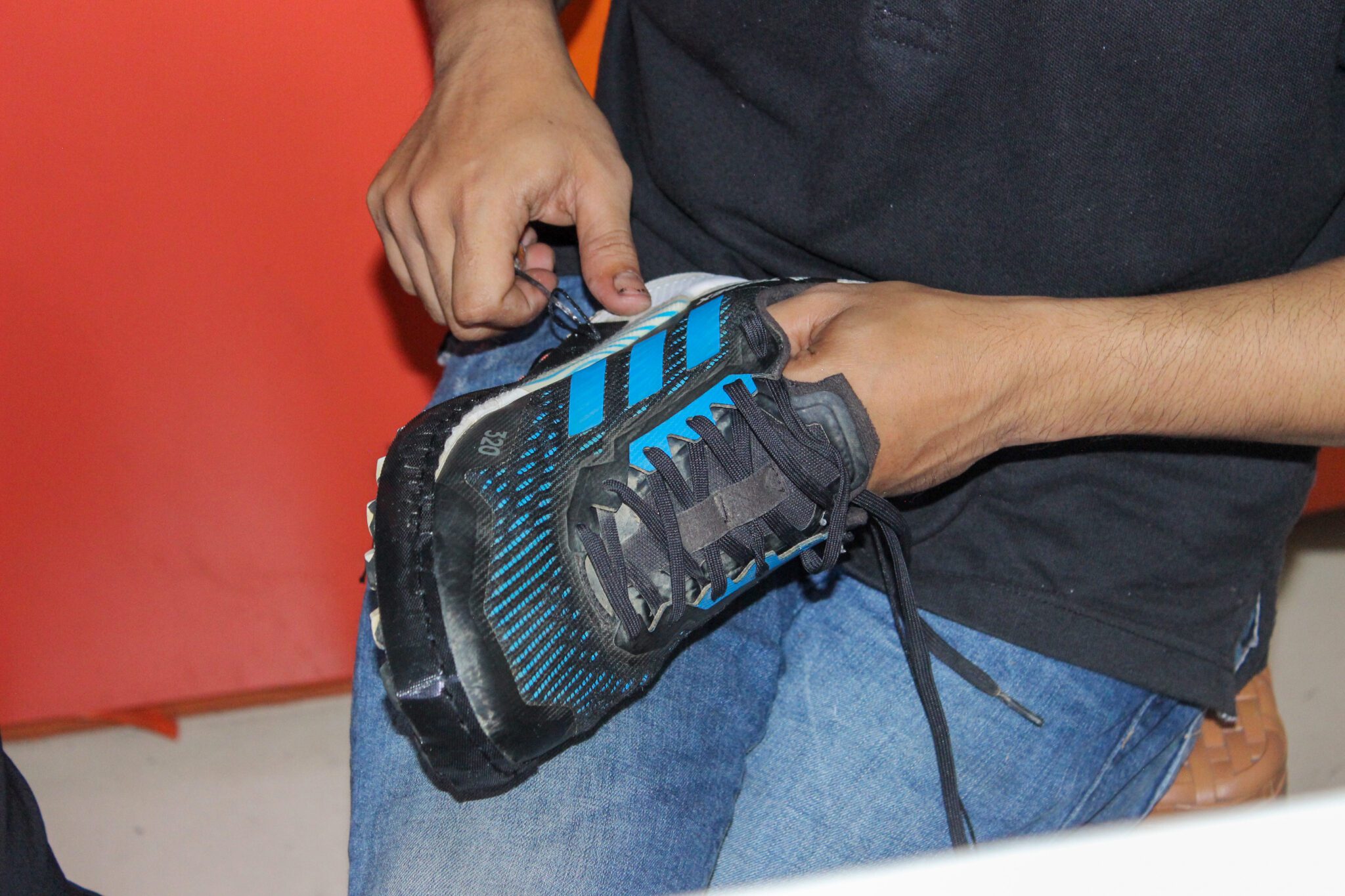 Reparasi Sepatu (Reglue & Jahit, Ganti Kulit, Ganti Hak) setrikaareng.com